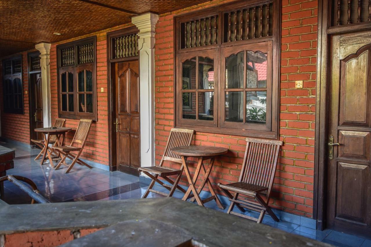 Puri Agung Homestay Kuta  Luaran gambar